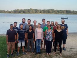 Picture of a group of young researchers in front of a lake during the Jamboree 2018 in Bollmannsruh
